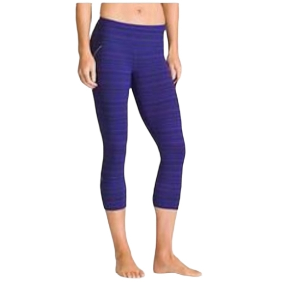 Athleta Womens Relay Purple Sandstone Reflective Capri Leggings Size Small. - Picture 1 of 7
